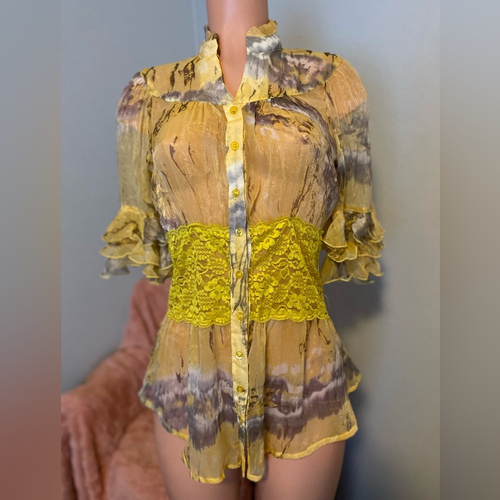 Women medium size, Gracia Fashion yellow and gray blouse.